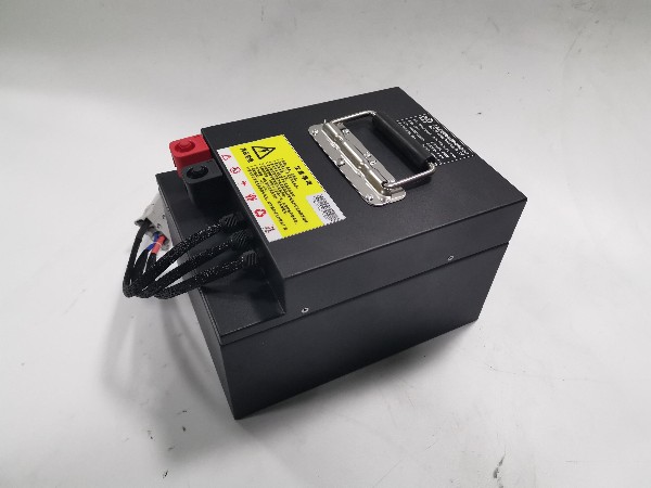 工業(yè)行業(yè)鋰電池組，磷酸鐵鋰電池還是三元